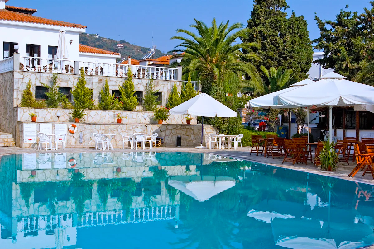 Access to neighbouring hotel pool facilities. Lookout Studio in Skopelos town - Photo Tour